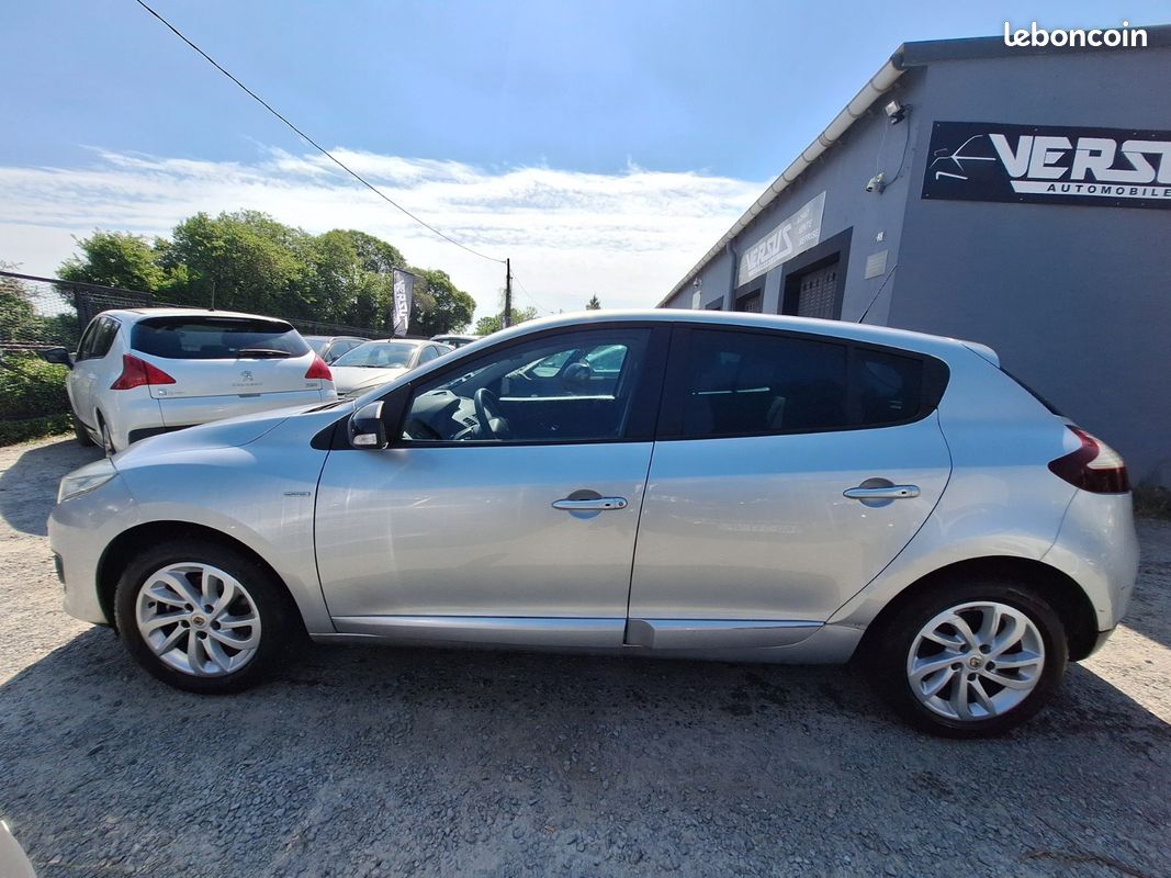 RENAULT MEGANE III BERLINE TCE 115 Energy eco2 Limited (image 2)