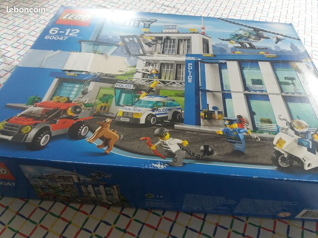 Lego police (image 1)