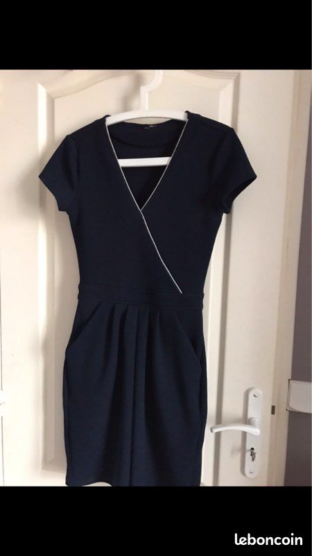 Robe Etam bleu marine très bon état taille xs (image 1)