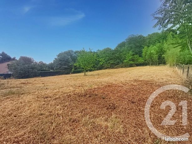 Terrain 995 m² Leyment