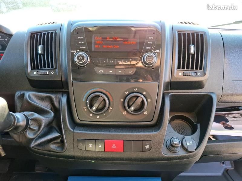 Peugeot Boxer Fg 333 L1H1 2.2 BlueHDi S&S 120ch Pro (image 7)