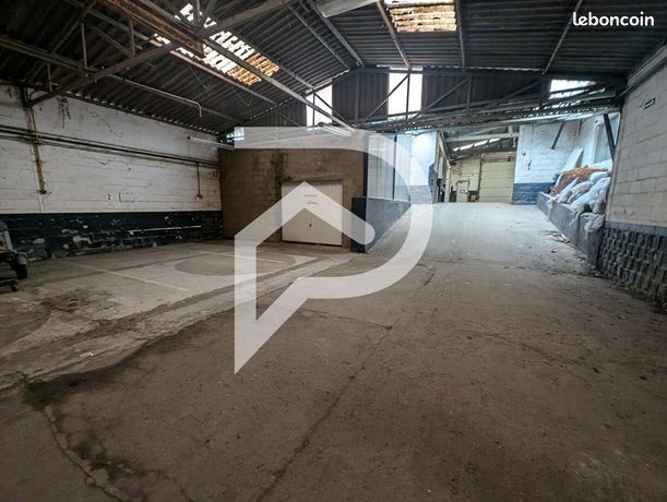 https://img.leboncoin.fr/api/v1/lbcpb1/images/dc/40/e3/dc40e30207b547de732a0ba06057ffe7906d10d4.jpg?rule=ad-image