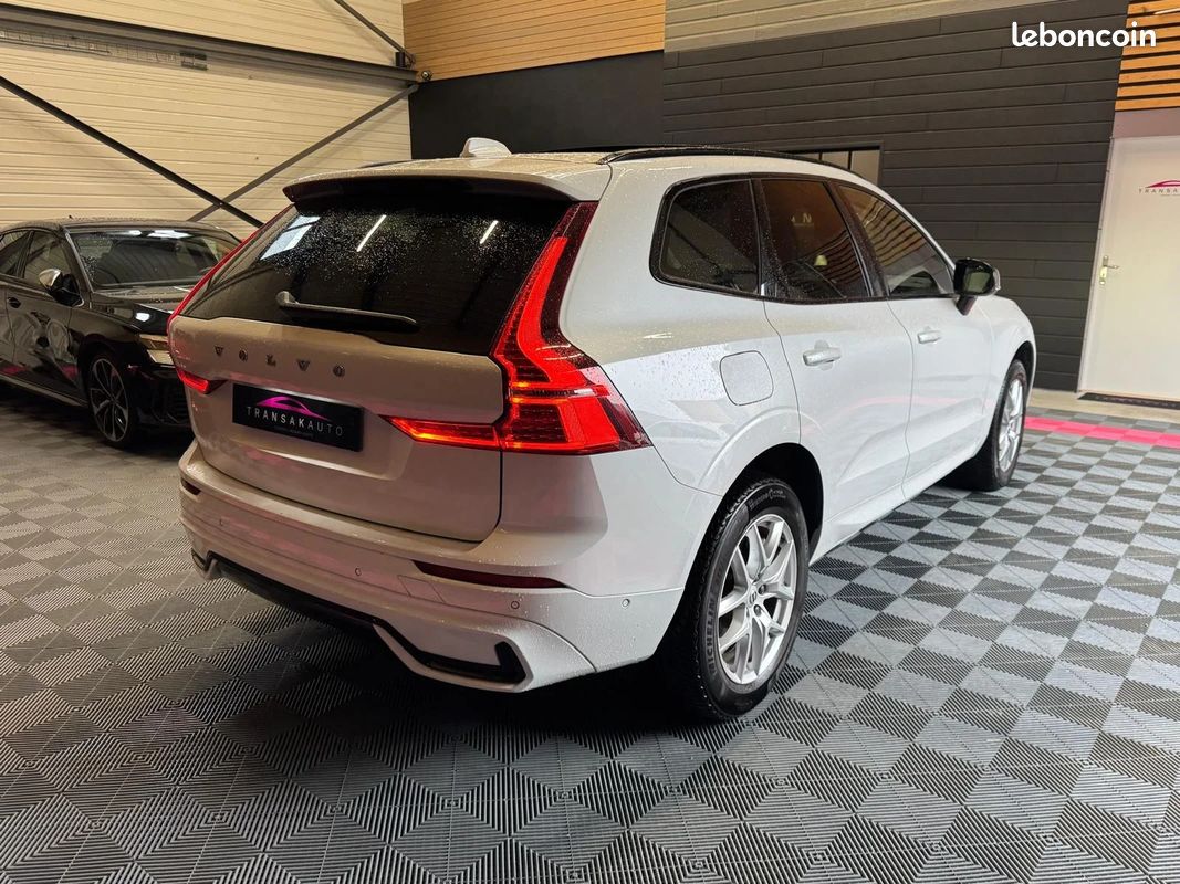 VOLVO XC60 T6 Recharge AWD 253 ch + 145 ch Geartronic 8 Ultimate Style Dark - 1ère main - Toit ouvrant - Sièges chauffants - Caméra 360 (image 5)