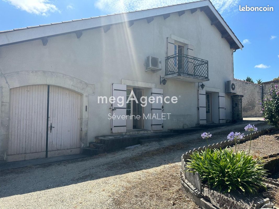 Maison 3 pièces 111 m² · à Salles-d'Angles · 111 m² · 159 000 €