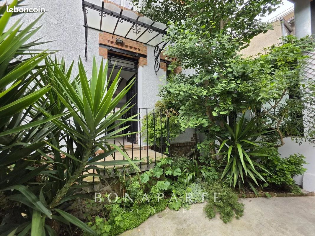 Maison 7 pièces 332 m² · à Montreuil · 332 m² · 1 980 000 €