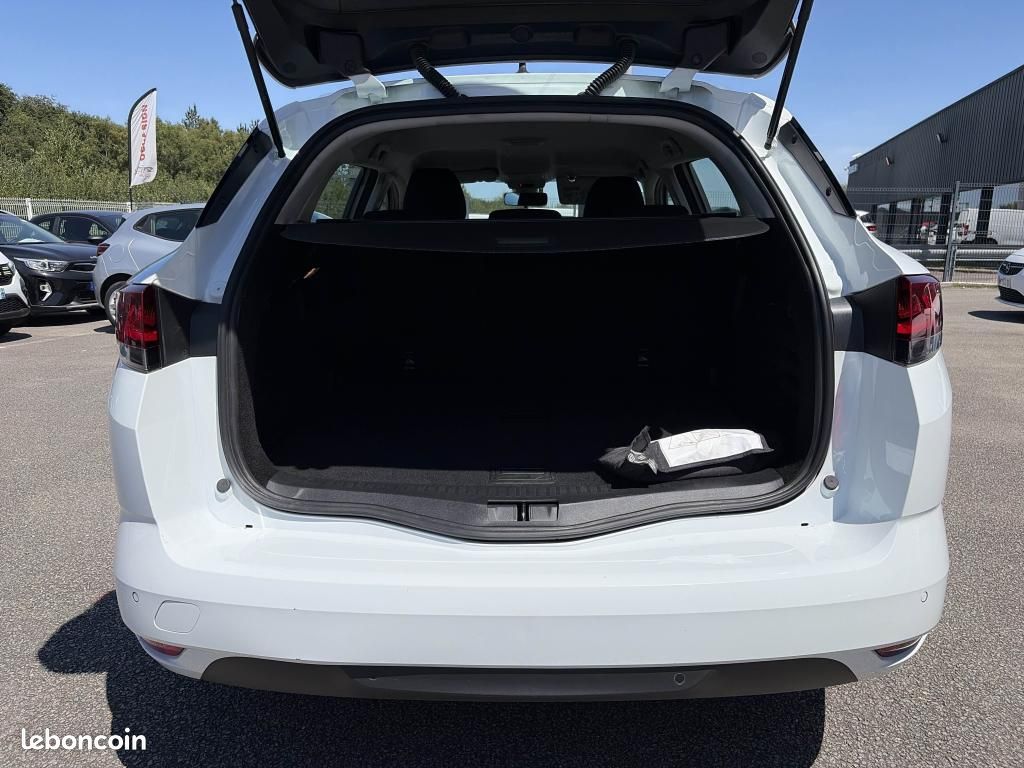 RENAULT MEGANE IV Estate 1.5 dCi 115 ch Evolution (image 12)