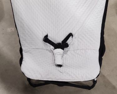 Transat bebe Beaba blanc matelasse avec harnais securite excellent