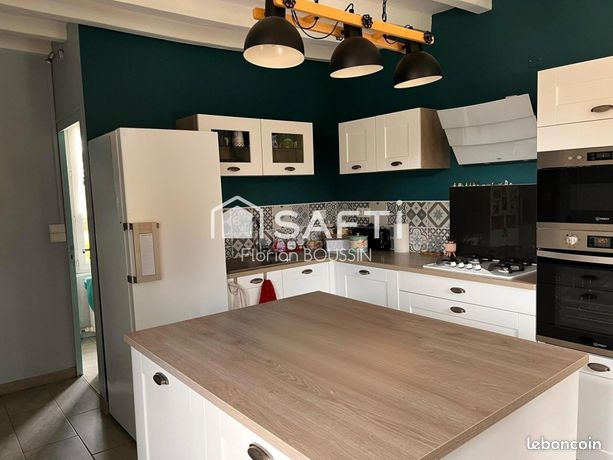 Propriété 7 pièces 139 m²