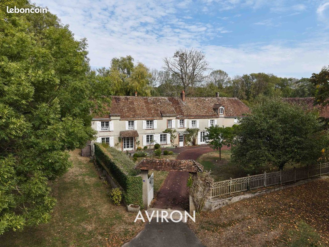 Maison 9 pièces 278 m² · à Bailleau-Armenonville · 278 m² · 591 000 €