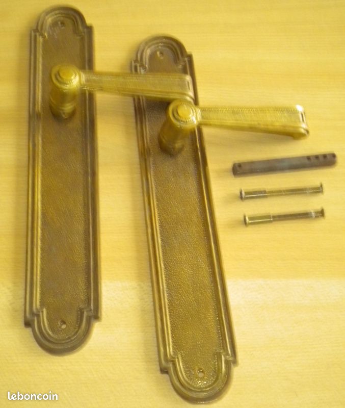 Poignée de porte et garniture sur plaque en laiton (image 3)