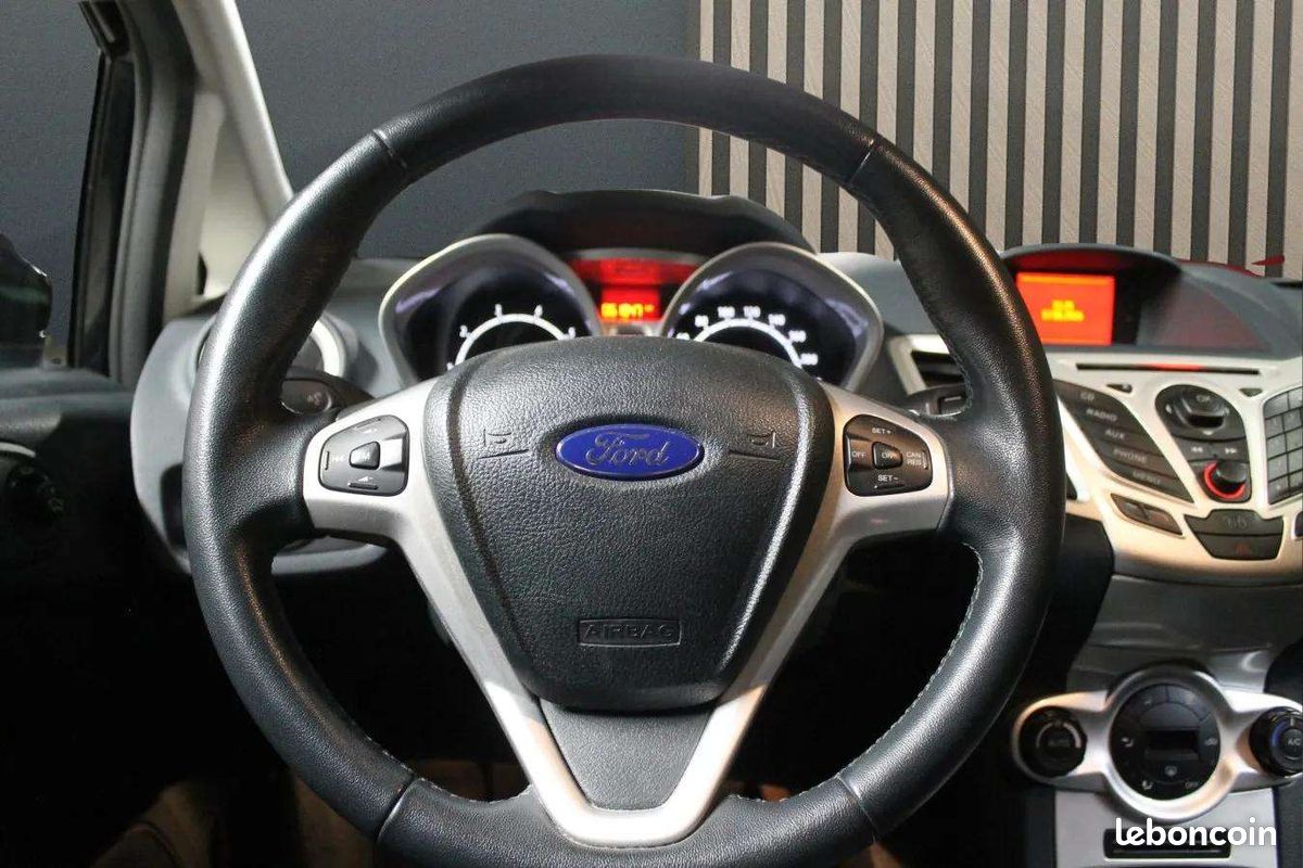 FORD FIESTA 1.6 TIVCT 120 TITANIUm (image 4)