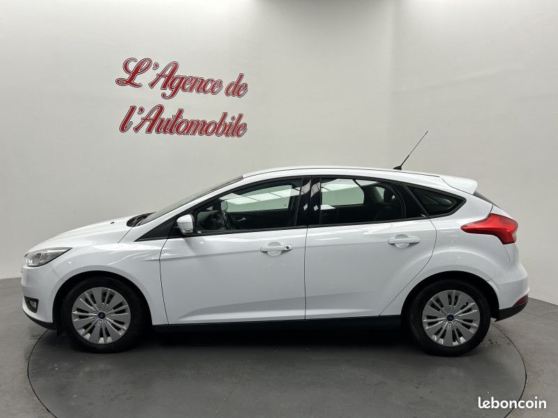 Ford FOCUS Focus 1.0 EcoBoost 125 ch / Clim Auto / Régulateur / Bluetooth (image 13)