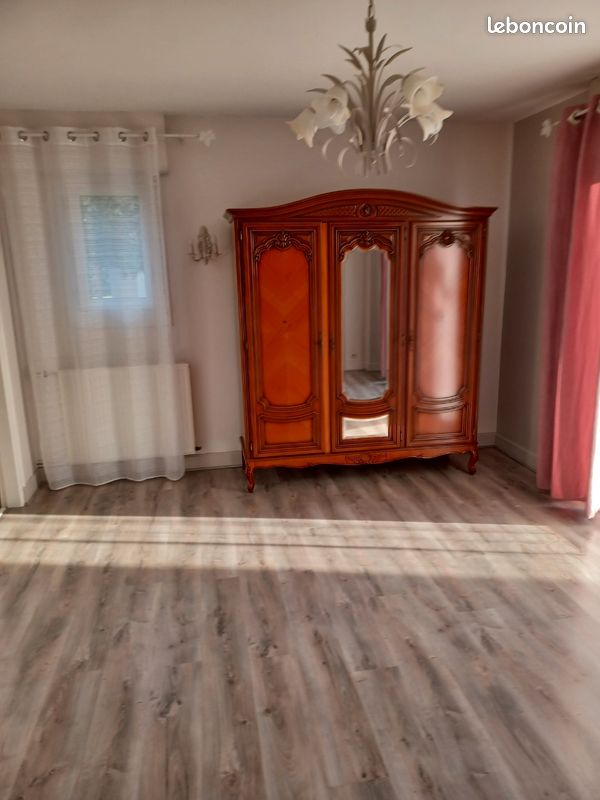 Armoire Double Vitrée En Merisier - 210x170x60 Cm - 3 étagères - Occasion