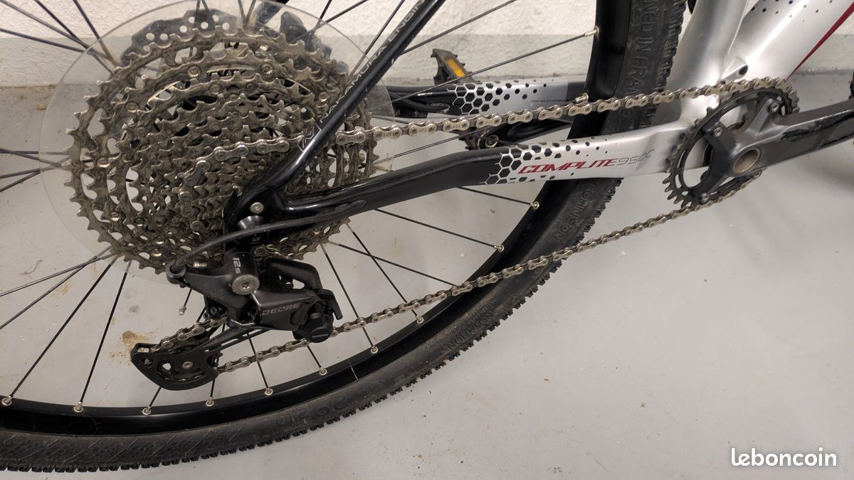 VTT carbone très bonne état année 2024 (image 4)