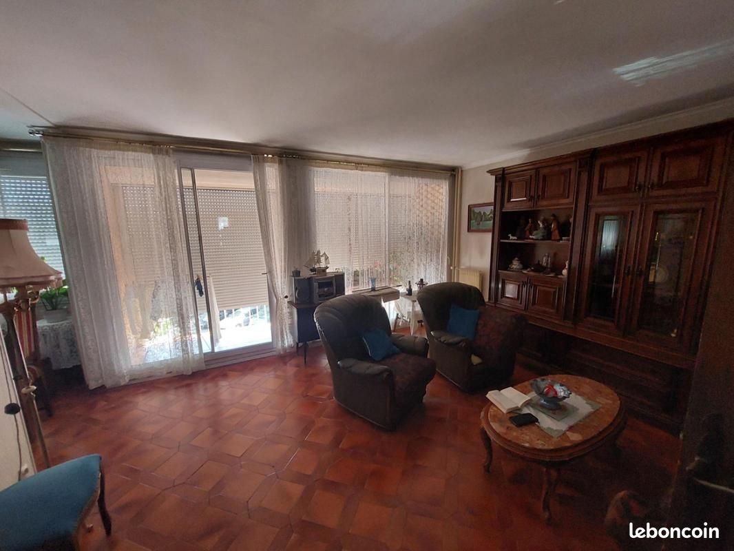 Appartement 5 pièces 95 m² · à Aix-en-Provence · 95 m² · 220 000 €