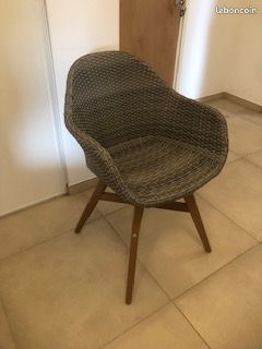 6 très belles chaises effet rotin (image 1)