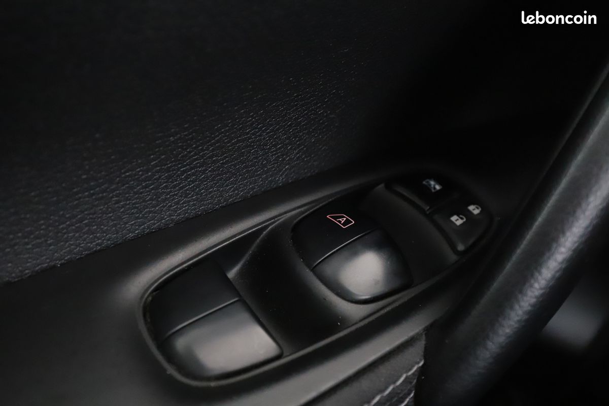 Nissan Qashqai 1.2 DIG-T Connect Edition 115 ch (image 20)