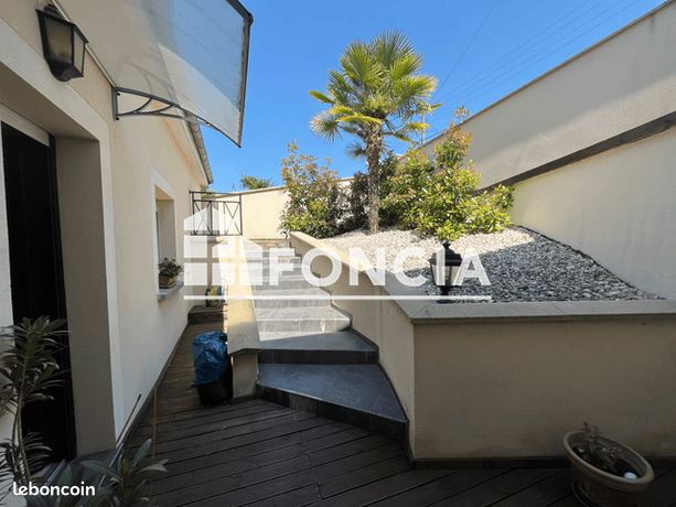 Studio 1 pièce 25 m²