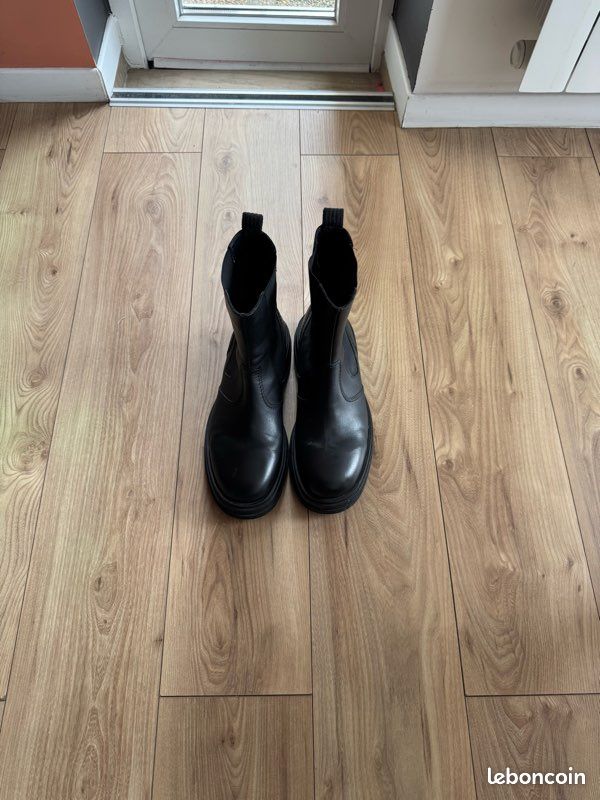 Bottes en cuir noires (image 2)