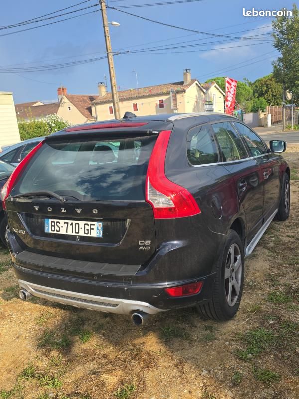 Volvo XC60 D5 AWD R-Design Geartronic A (image 2)
