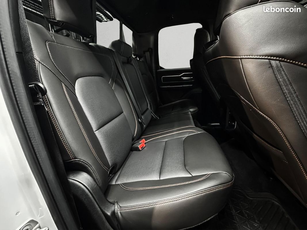 Dodge RAM 1500 Big Horn 5.7 V8 HEMI 4x4 – Look Performance – Caméra (image 13)