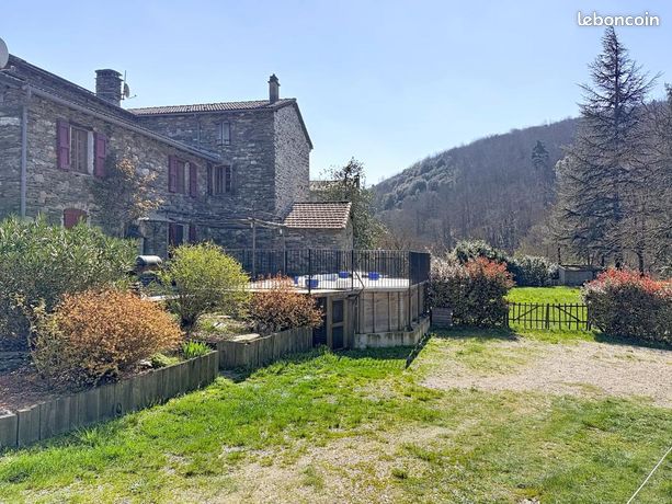 Maison 7 pièces 151 m²