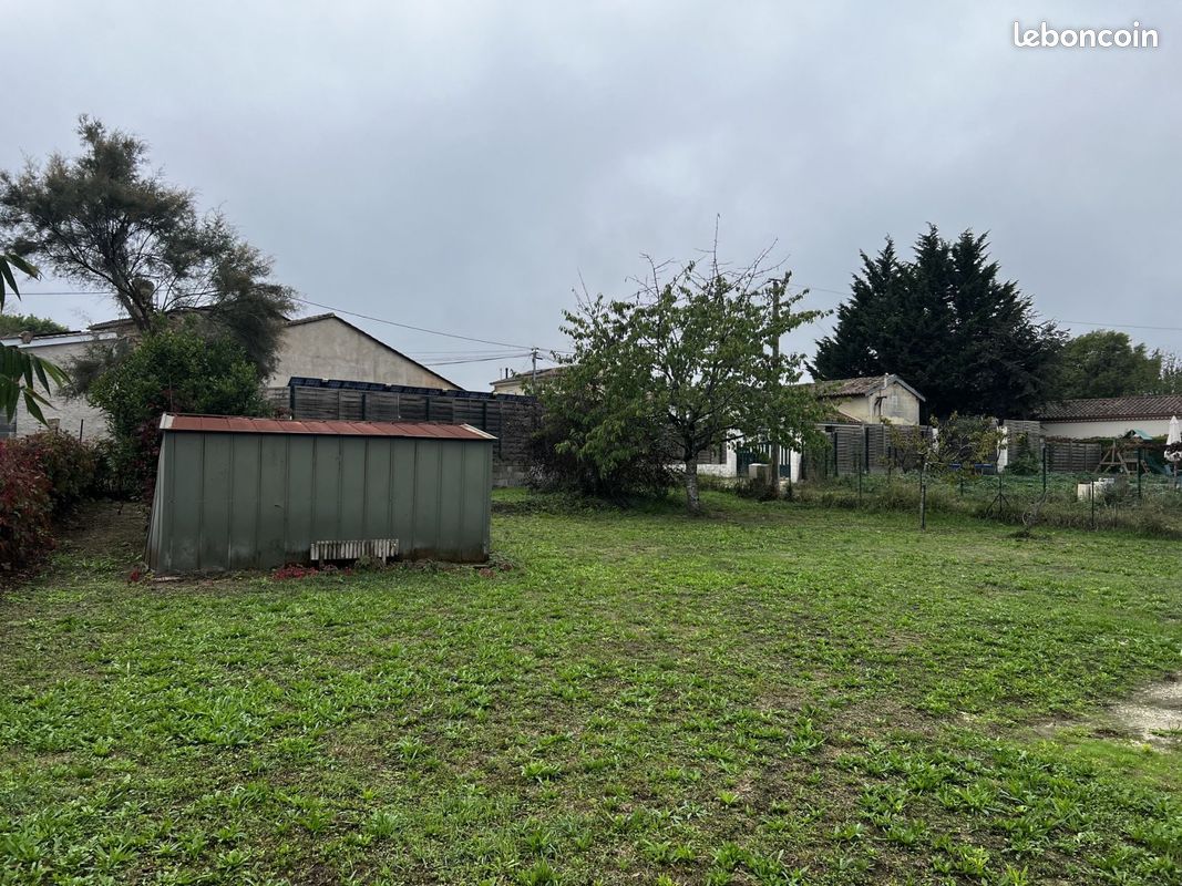 Terrain 480 m² · à Sainte-Eulalie · 120 000 €