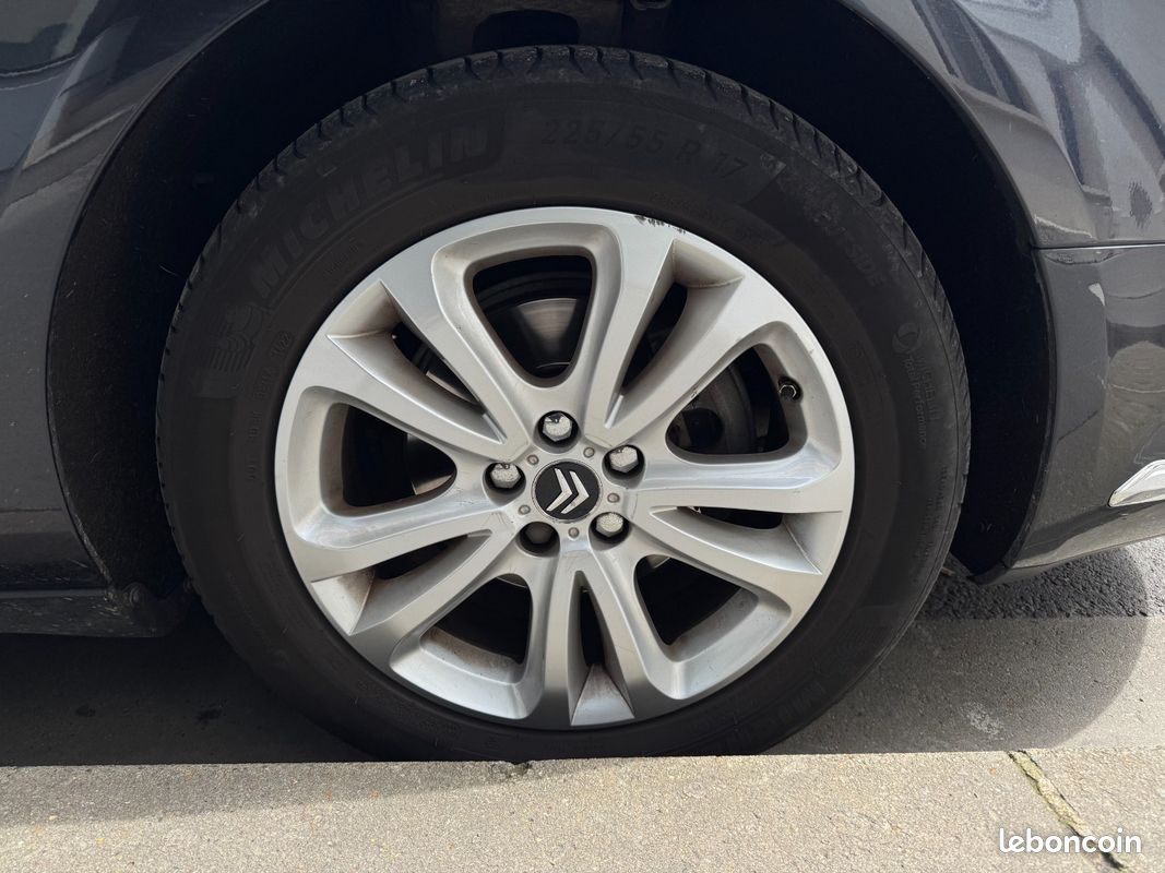CITROEN C5 HDi 160ch Exclusive+ - Suivi d'Entretien Complet (image 30)