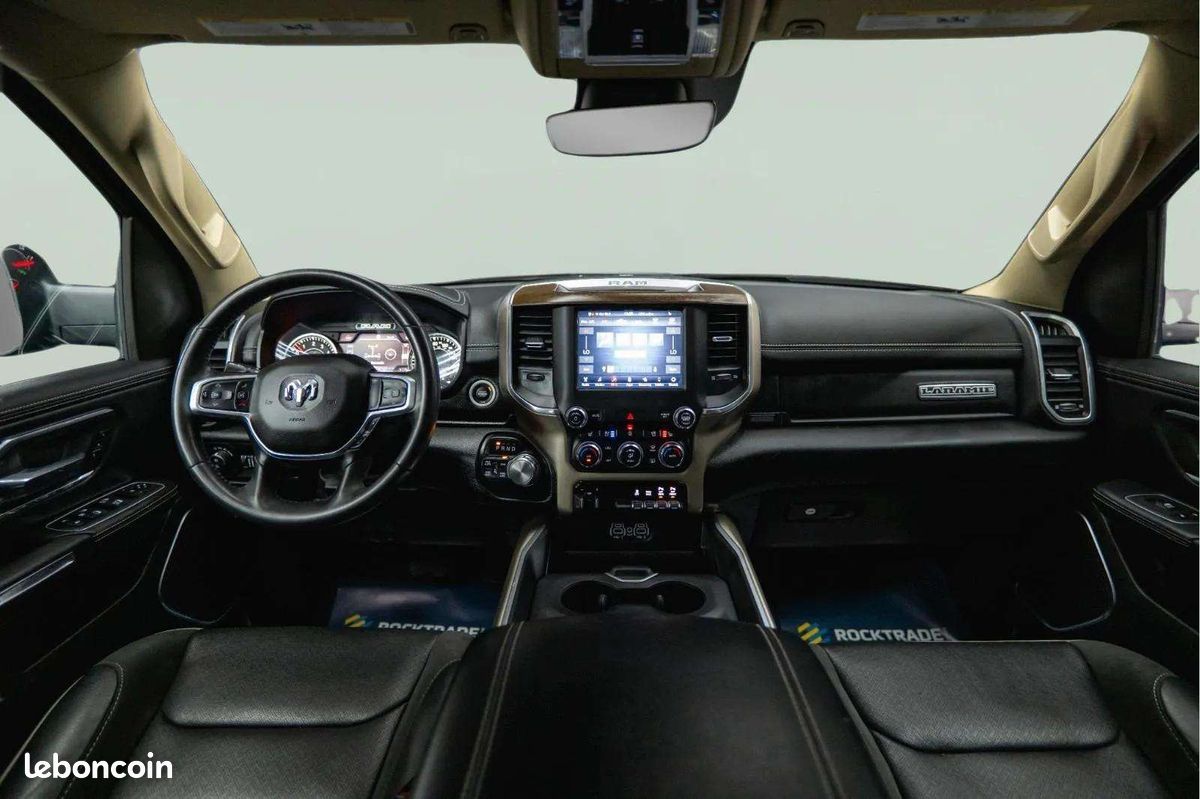 Dodge RAM 1500 Laramie Offroad Night Edition * 5.7 V8 HEMI * 4x4 * Cuir * Alpine * Jantes 22" (image 24)