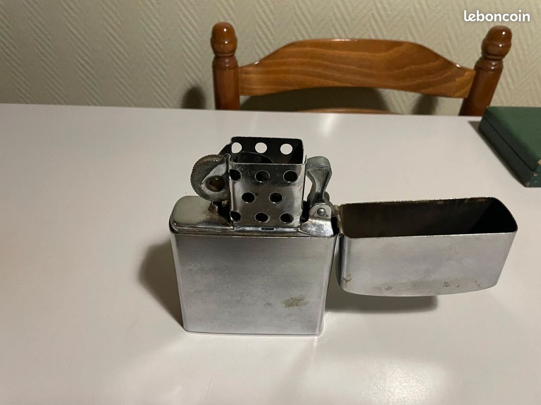 Briquet geant (image 1)