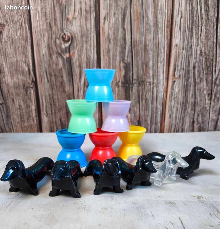 Lot De 12 Porte-couteaux Vintage - Chien Teckel Basset - Plastique Incolore Années 1970