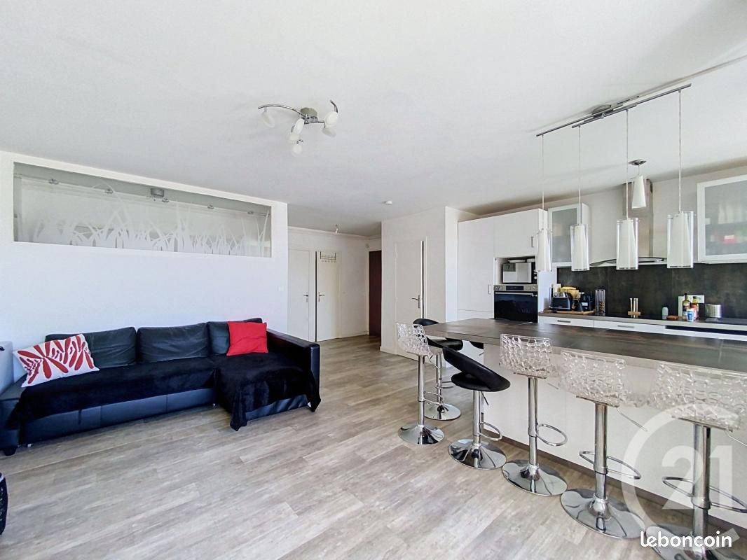 Appartement 3 pièces 67 m² · à Clermont-Ferrand · 67 m² · 830 €