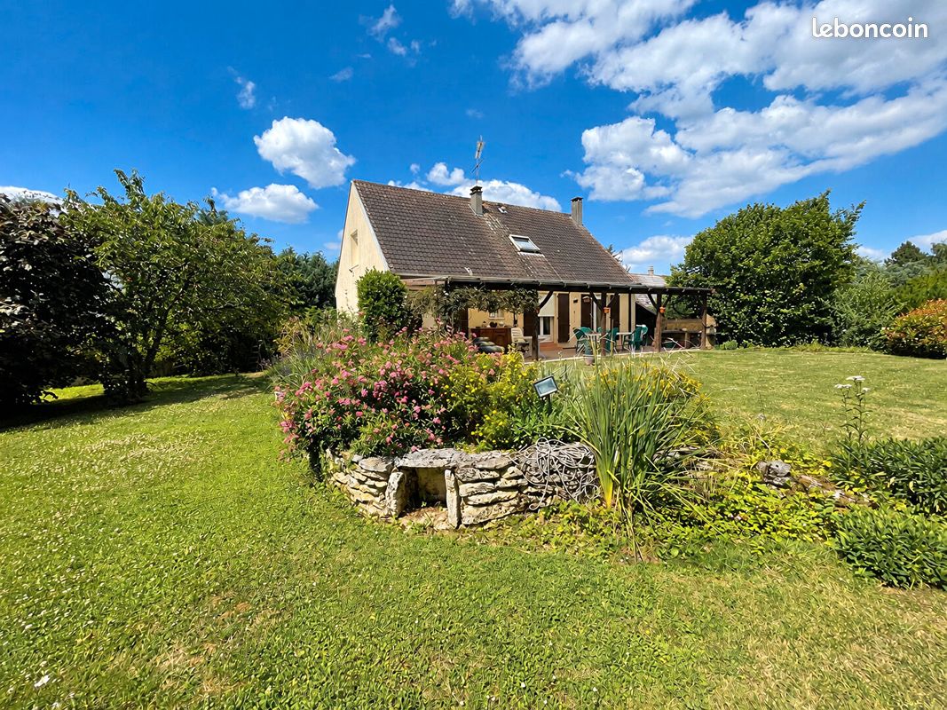 Maison 7 pièces 135 m² · à Sainte-Geneviève · 135 m² · 352 000 €