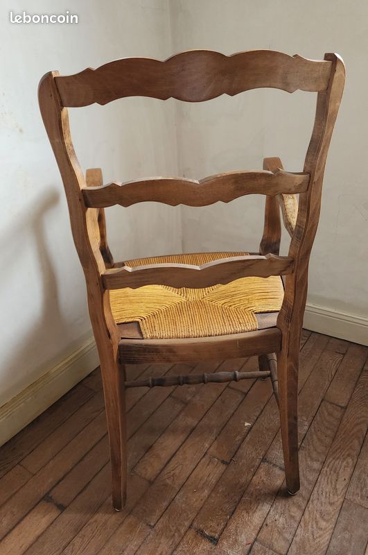 Fauteuil paillé en bois (image 3)