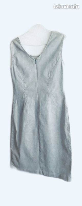 Robe Chasuble Bleu ciel fines rayures Taille M (image 1)