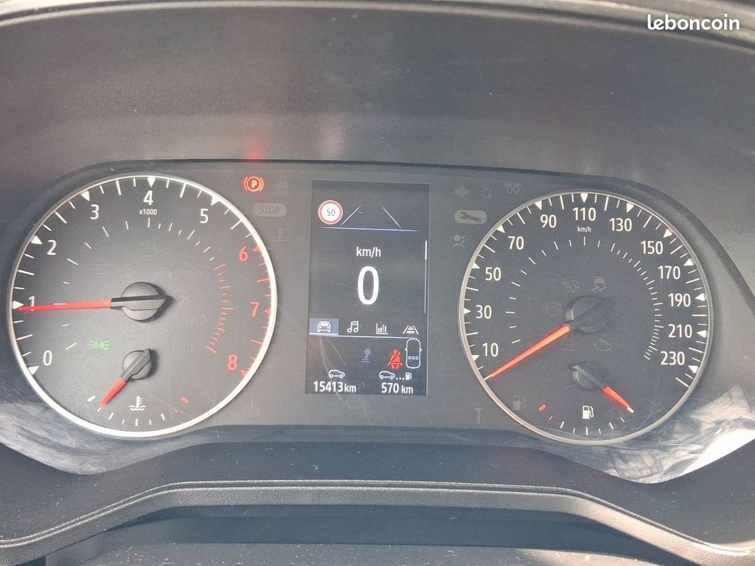 RENAULT Clio TCe 90 Equilibre (image 17)