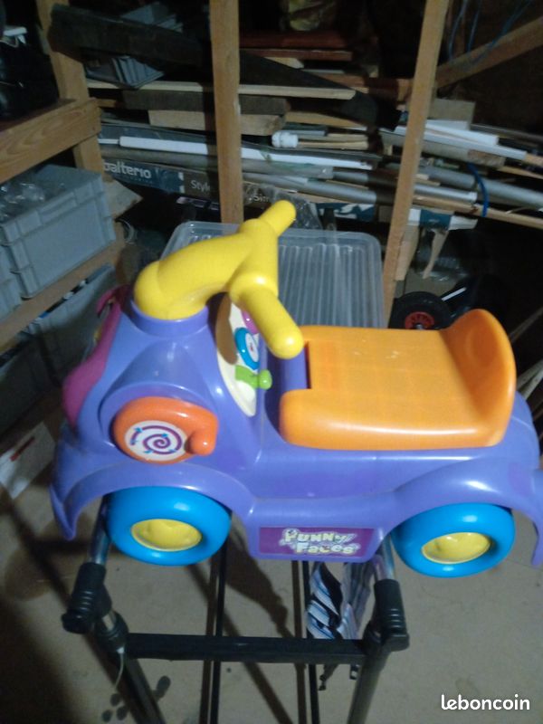 Petite voiture enfant (image 1)