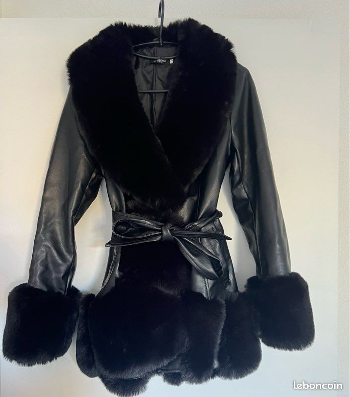 Manteau neuf ceinturé fausse fourrure douce et cuir VG (image 4)