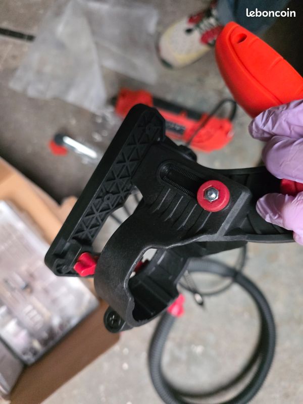 Outil multifonction rotatif électrique 600W, idéal pour les travaux de précision : découpe, ponçage, polissage, gravure, perçage ou petits travaux de bricolage (image 7)
