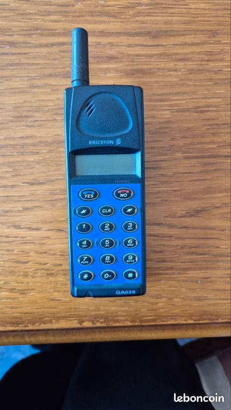 VIntage mobile phone GSM telephone portable Ericsson GF768 not tested