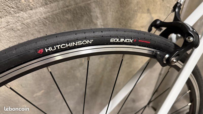 Vélo de route B'twin / triban 520 ACR 6061 - Aluminium fourche Carbone + support bidon (image 4)