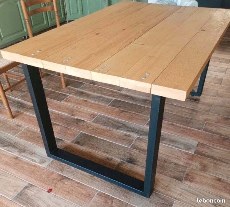 Table style industriel (image 1)
