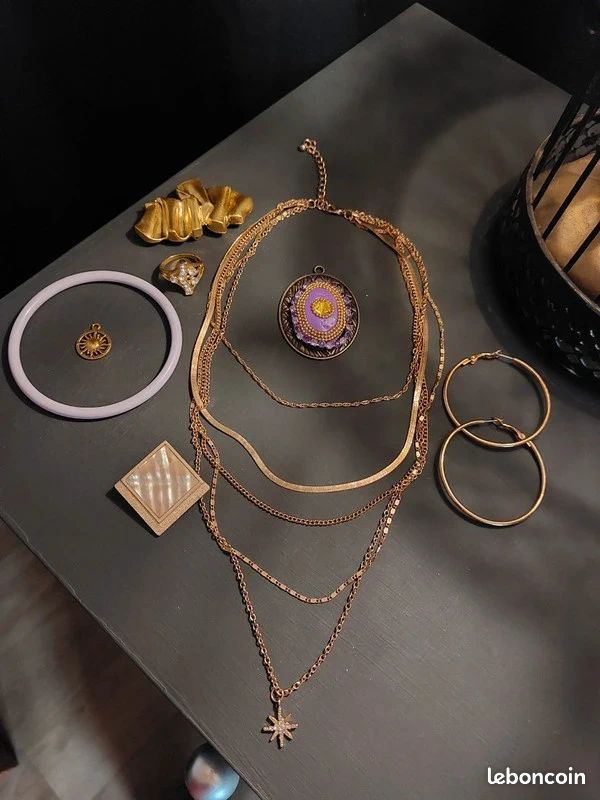 Lot De Bijoux Vintage à Détourner Ou Restaurer - Cuir Et Laiton - Occasion
