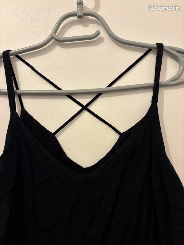 Robe noir débardeur (image 2)