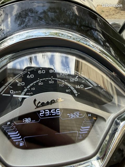 Piaggio VESPA GTS 125 GARANTIE 3 MOIS EN BON ETAT NOIR BRI (image 6)