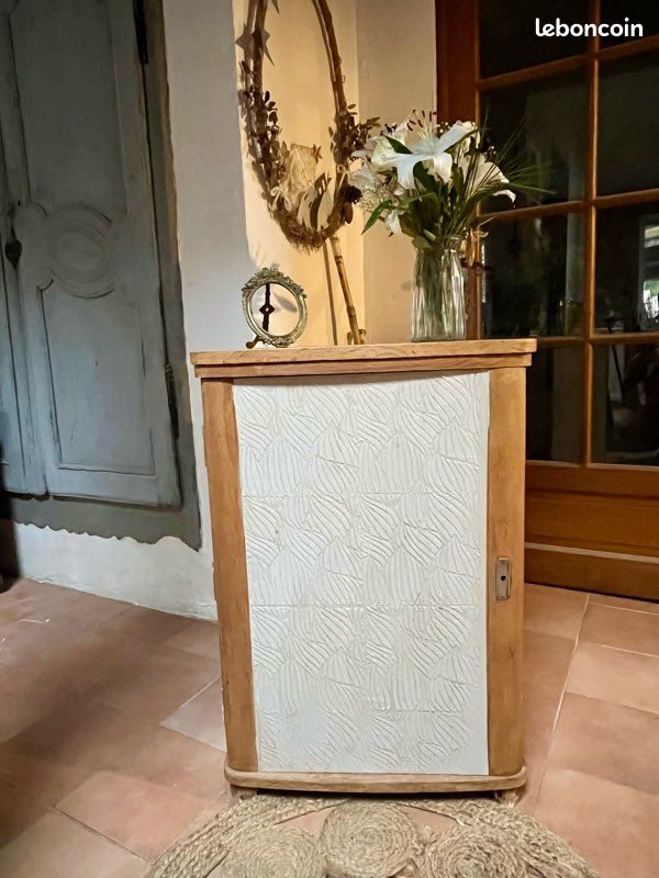 Sympathique Meuble d’Appoint (image 1)