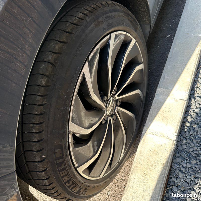 Jantes Golf 8 Style 17 Pouces + Pneus Michelin (image 3)