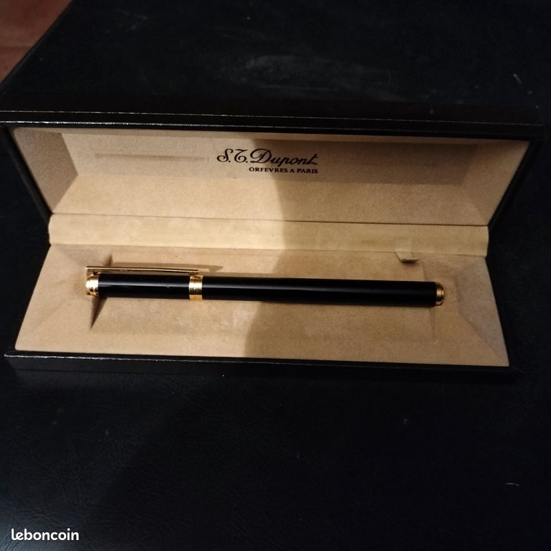 Stylo Plume ST Dupont Laque De Chine Noire Avec Abeille - Plume Or 18 Carats, Occasion