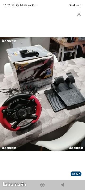 Volant et pédalier rétro gaming PS1 édition limitée (image 2)