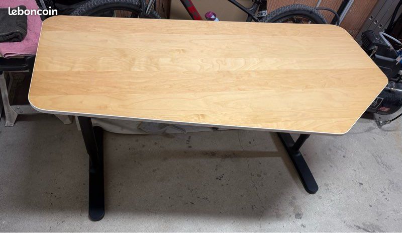 Bureau IKEA Bekant (image 1)